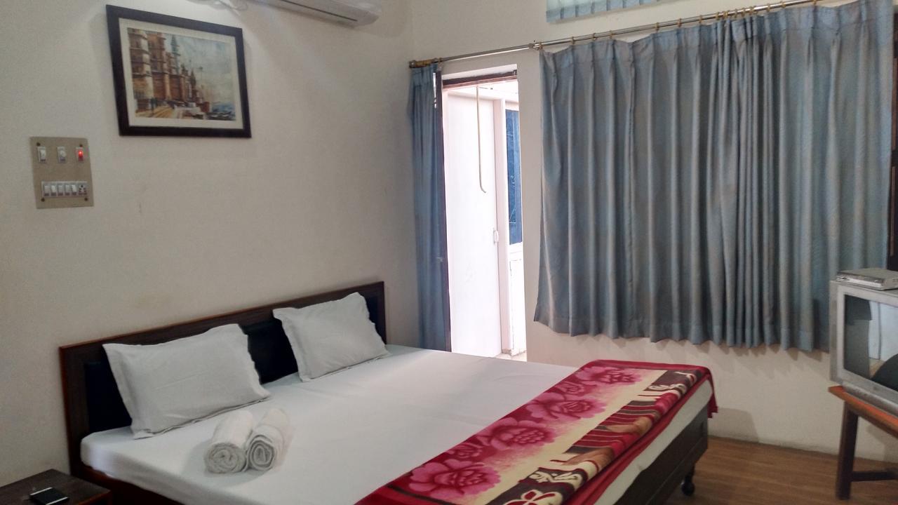 Ishan Paying Guest House Варанаси Екстериор снимка