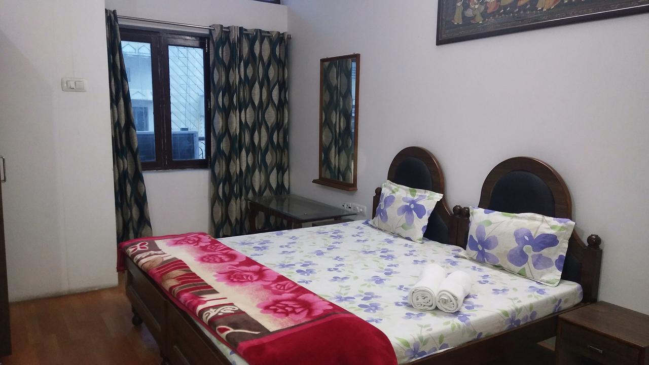 Ishan Paying Guest House Варанаси Екстериор снимка
