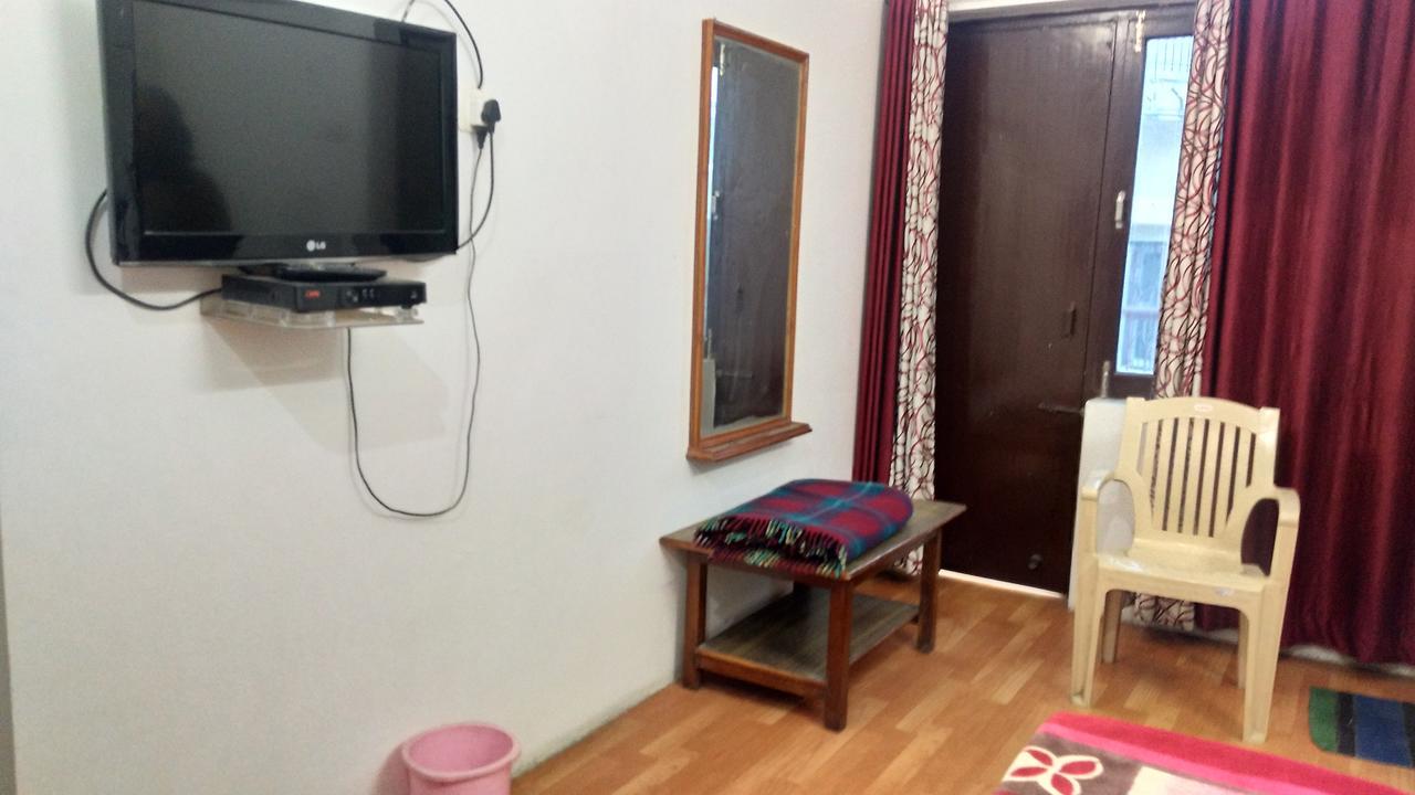 Ishan Paying Guest House Варанаси Екстериор снимка