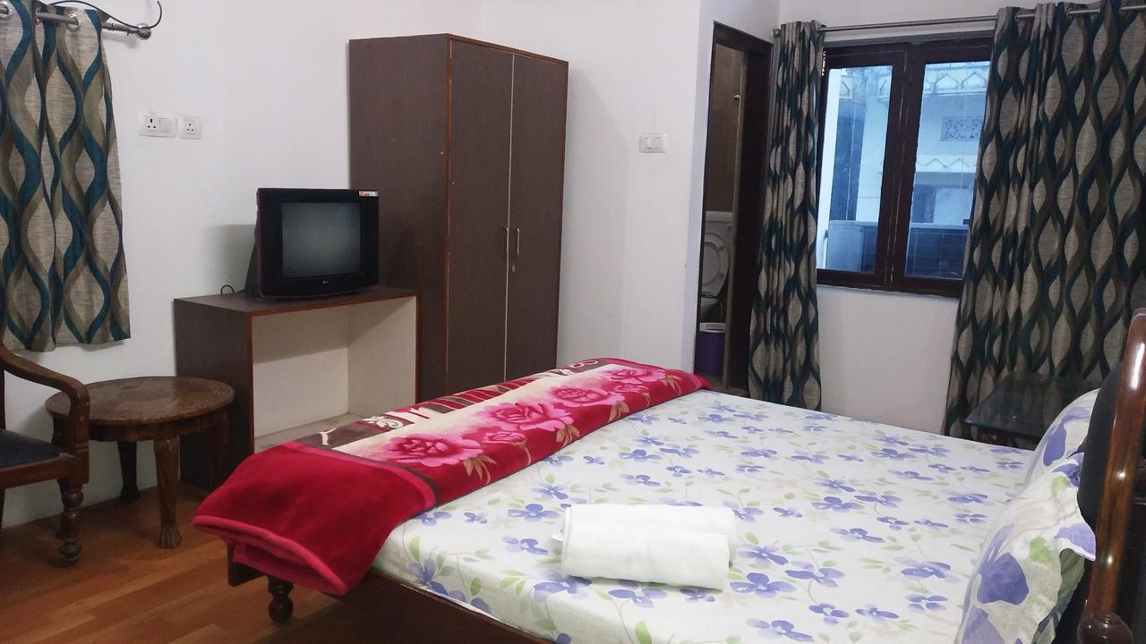 Ishan Paying Guest House Варанаси Екстериор снимка