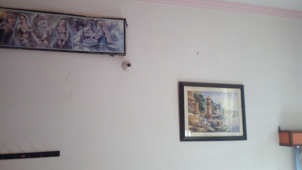 Ishan Paying Guest House Варанаси Екстериор снимка