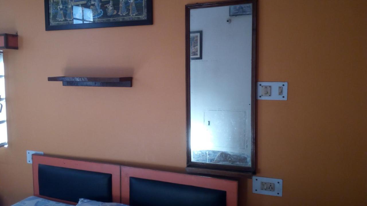 Ishan Paying Guest House Варанаси Екстериор снимка