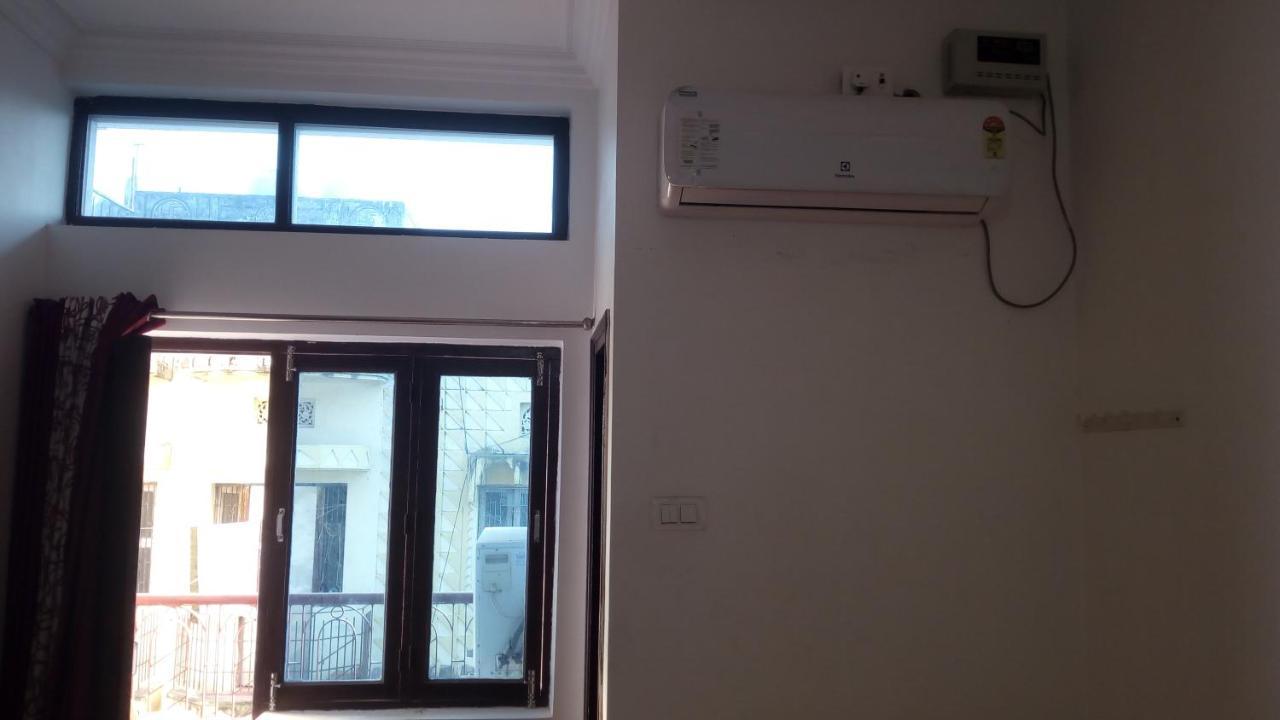 Ishan Paying Guest House Варанаси Екстериор снимка