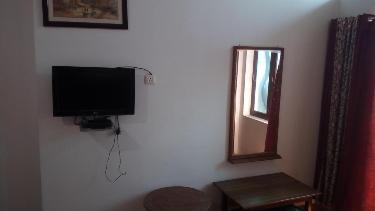 Ishan Paying Guest House Варанаси Екстериор снимка