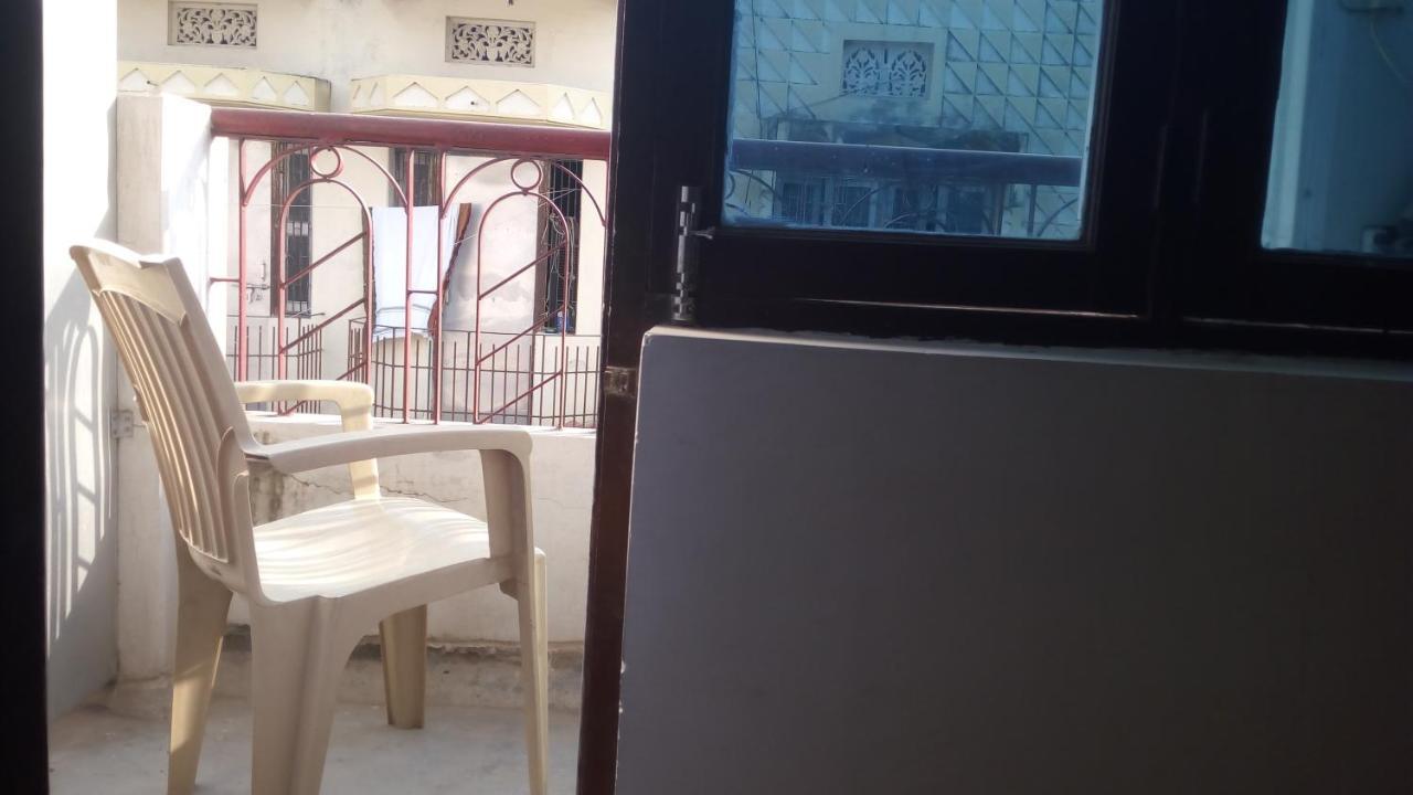 Ishan Paying Guest House Варанаси Екстериор снимка